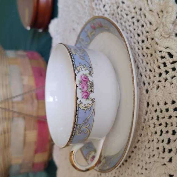 Gorgeous Blue floral porcelain teacup and saucer - Picture 3 of 5